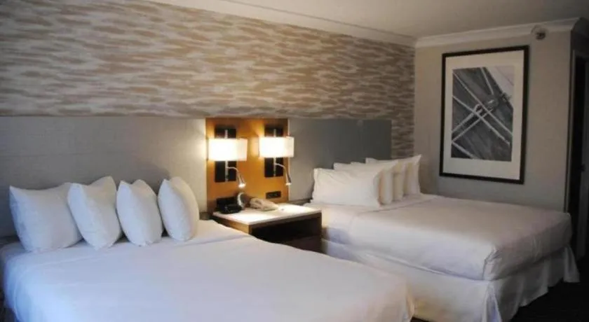 Bed in Hotel Baltimore Downtown-Inner Harbor