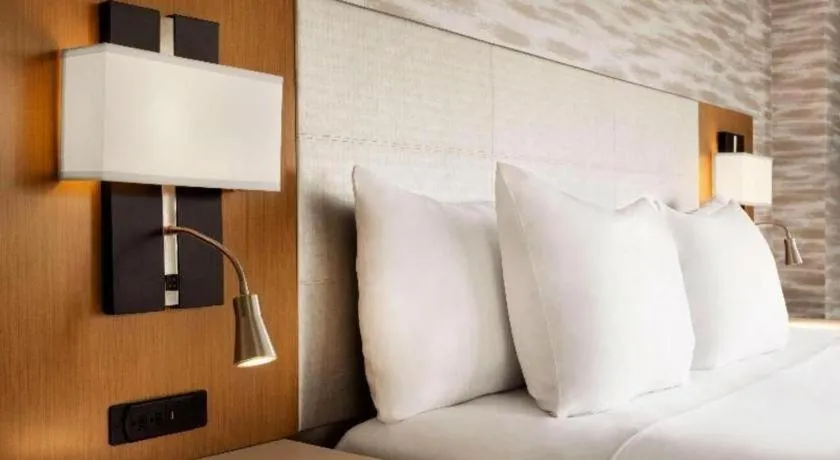 Bed in Hotel Baltimore Downtown-Inner Harbor