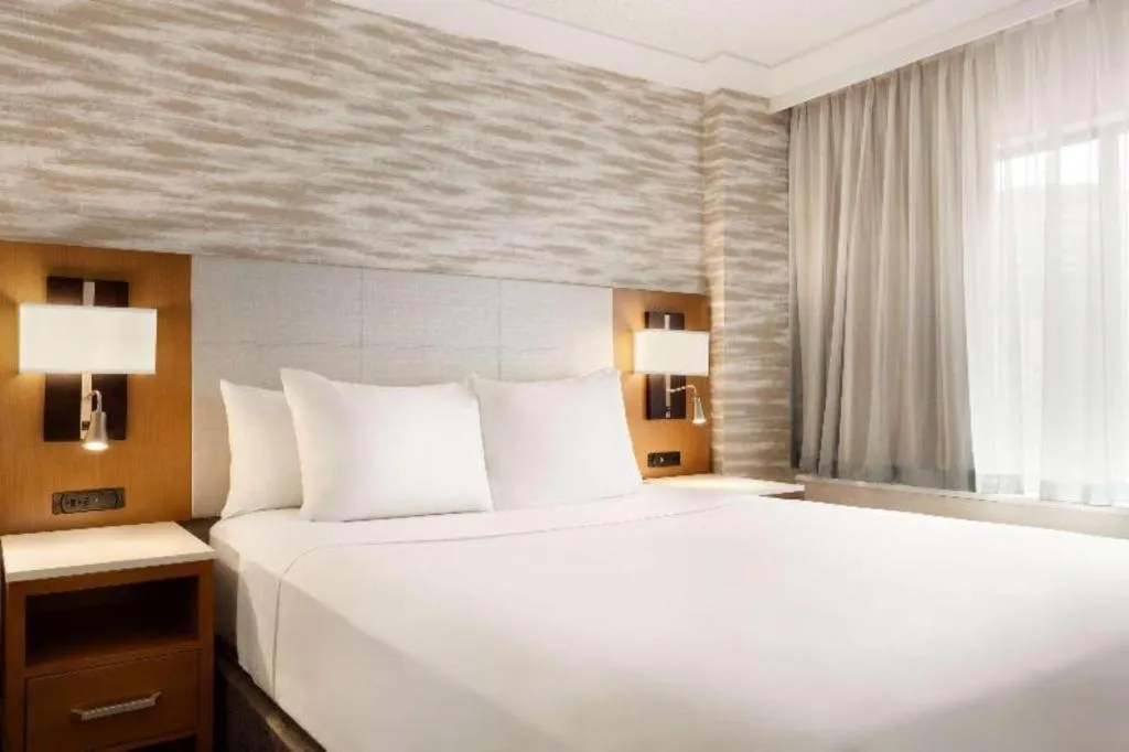 Bed in Hotel Baltimore Downtown-Inner Harbor