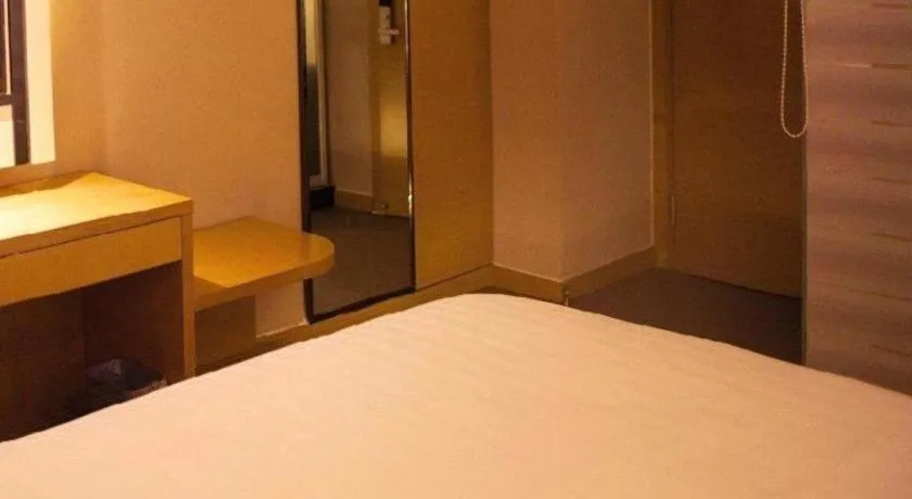 Bed in Lavande Hotel Yantai Train Station Branch