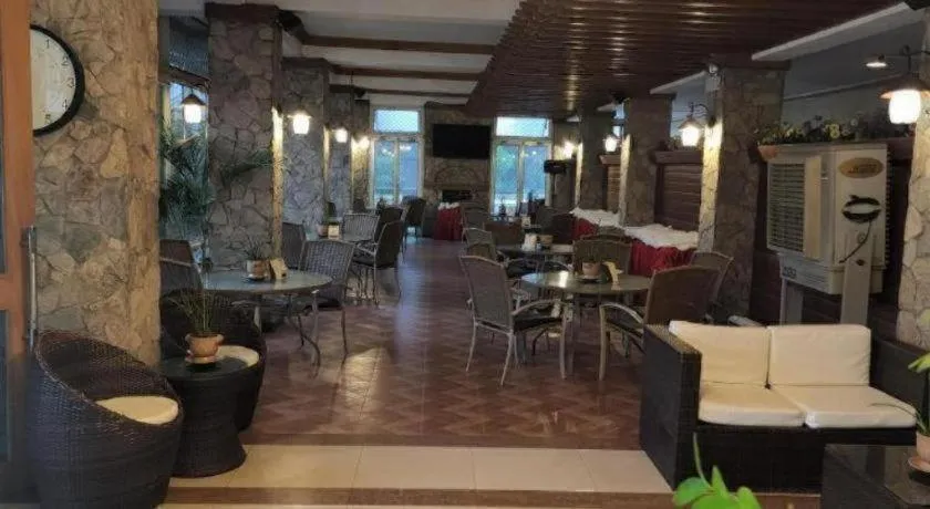 Chocolate and Berries Hotel