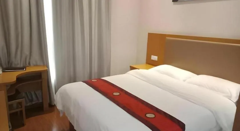 Bed in GreenTree Inn Yangshuo West Street Express Hotel