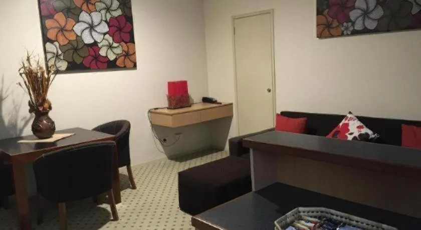 Victoria Palms Hotel