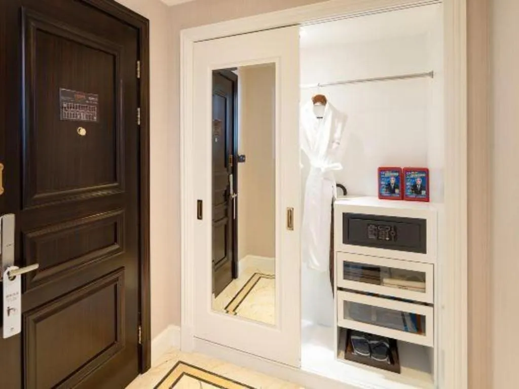 Tongxiang Inspirock Hotel