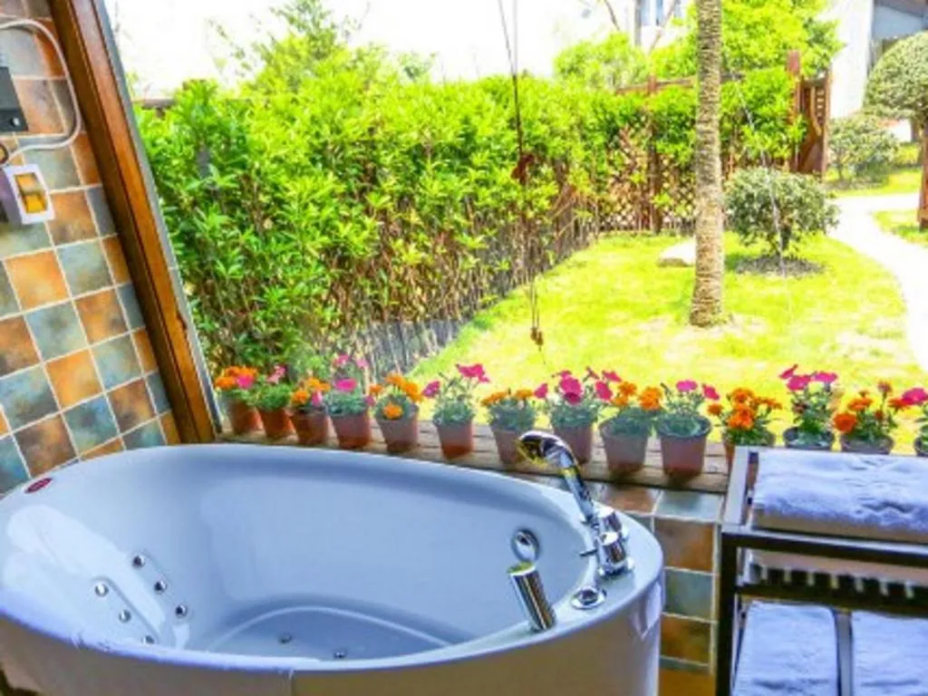 Tongxiang Inspirock Hotel