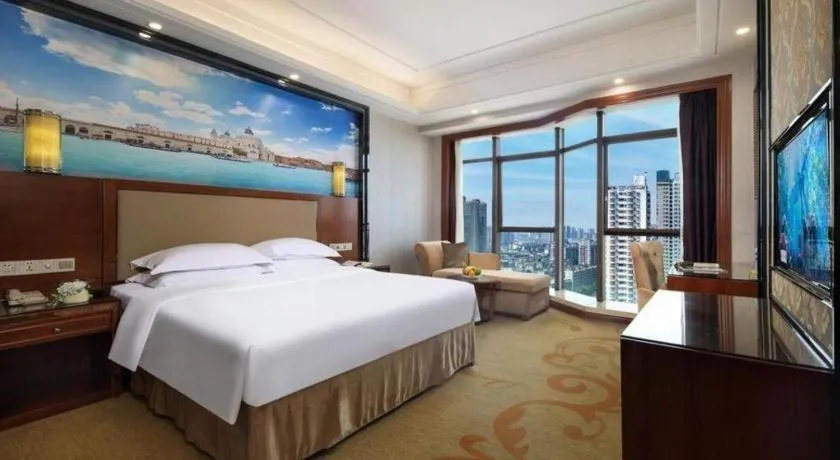 Bed in Vienna International Hotel Nanning Railway Station Mingxiu Road Metro Station