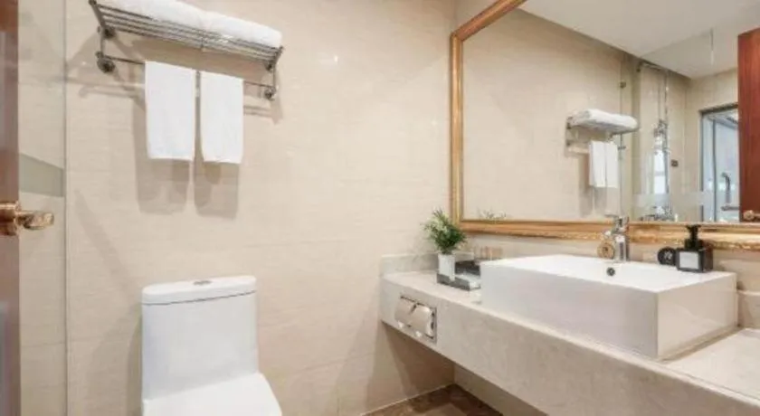 Vienna International Hotel Nanning Railway Station Mingxiu Road Metro Station