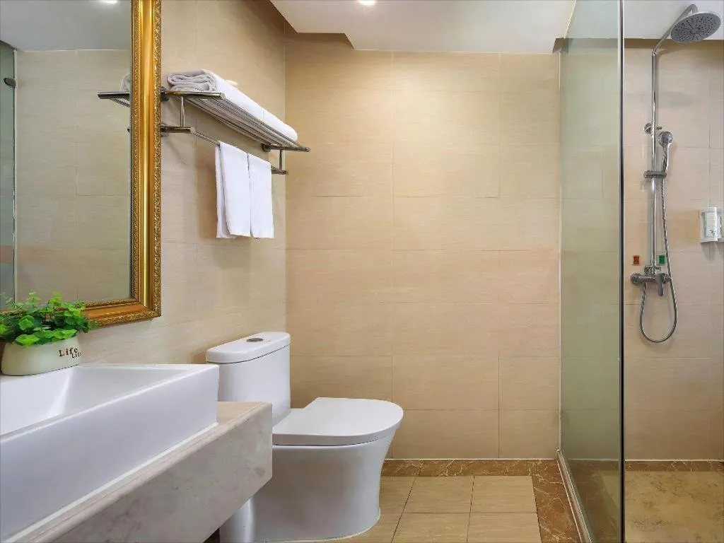 Vienna International Hotel Nanning Railway Station Mingxiu Road Metro Station