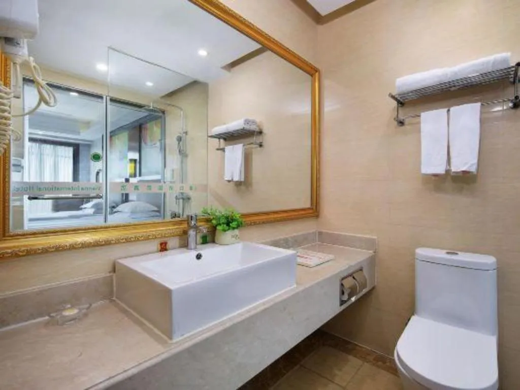 Vienna International Hotel Nanning Railway Station Mingxiu Road Metro Station