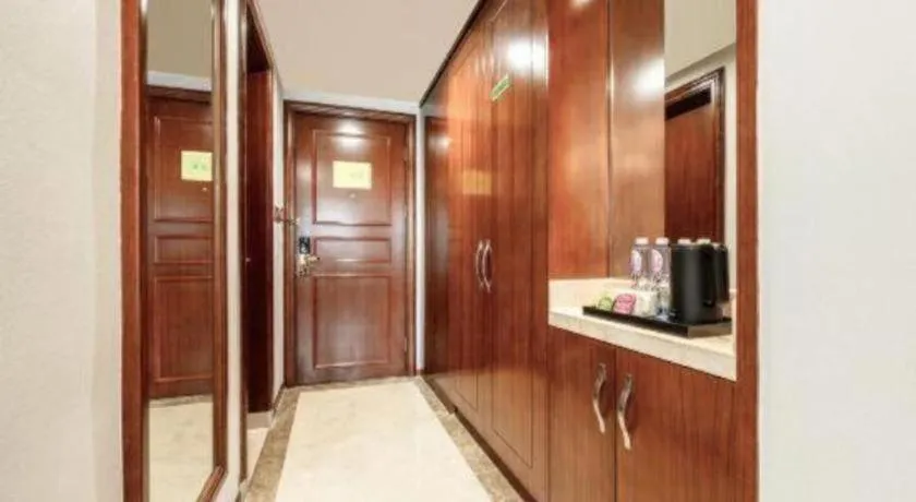 Vienna International Hotel Nanning Railway Station Mingxiu Road Metro Station