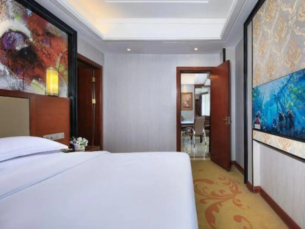 Bed in Vienna International Hotel Nanning Railway Station Mingxiu Road Metro Station