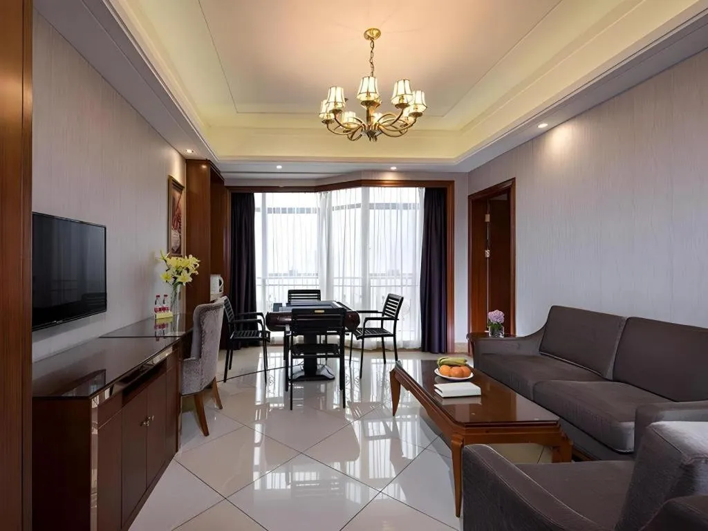 Vienna International Hotel Nanning Railway Station Mingxiu Road Metro Station