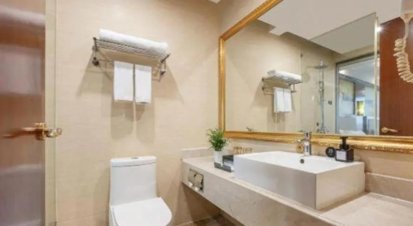 Vienna International Hotel Nanning Railway Station Mingxiu Road Metro Station