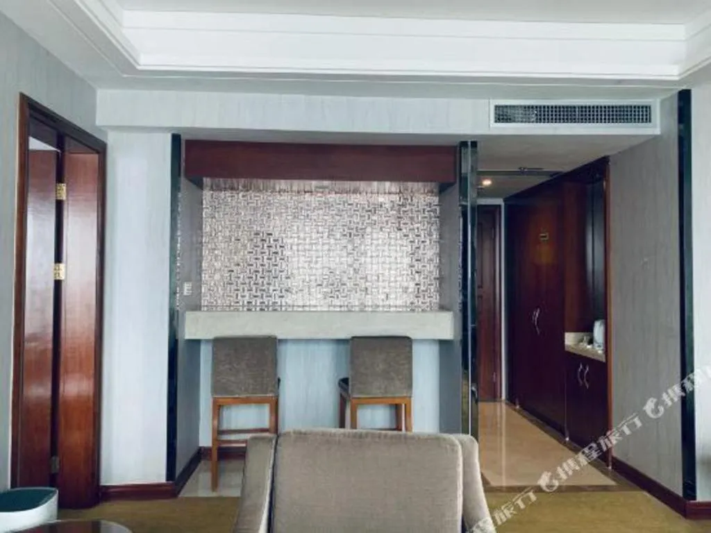 Vienna International Hotel Nanning Railway Station Mingxiu Road Metro Station