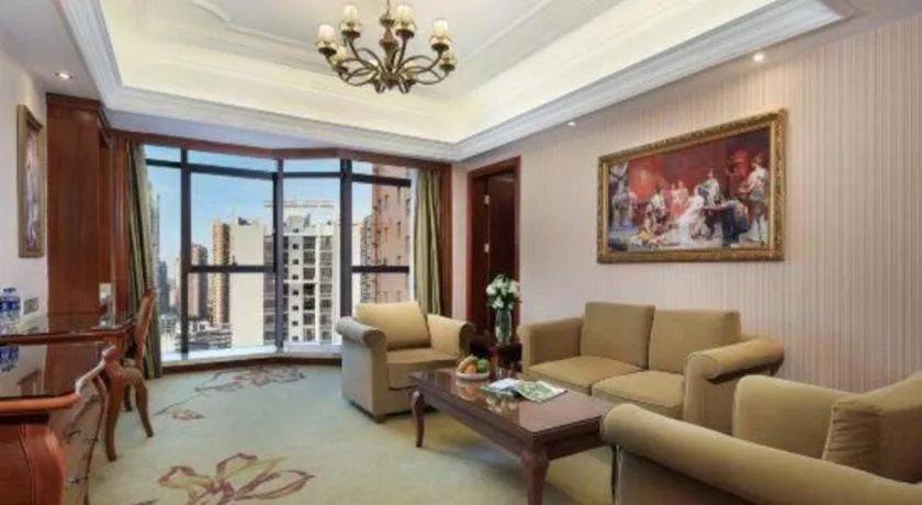 Vienna International Hotel Nanning Railway Station Mingxiu Road Metro Station