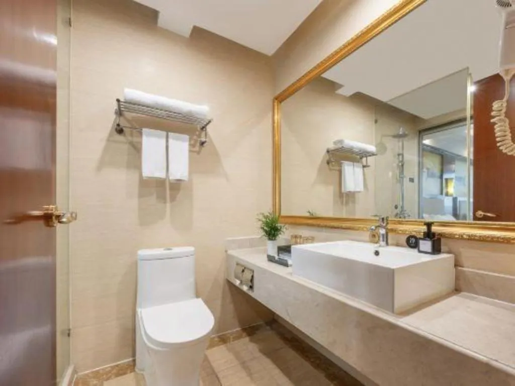 Vienna International Hotel Nanning Railway Station Mingxiu Road Metro Station