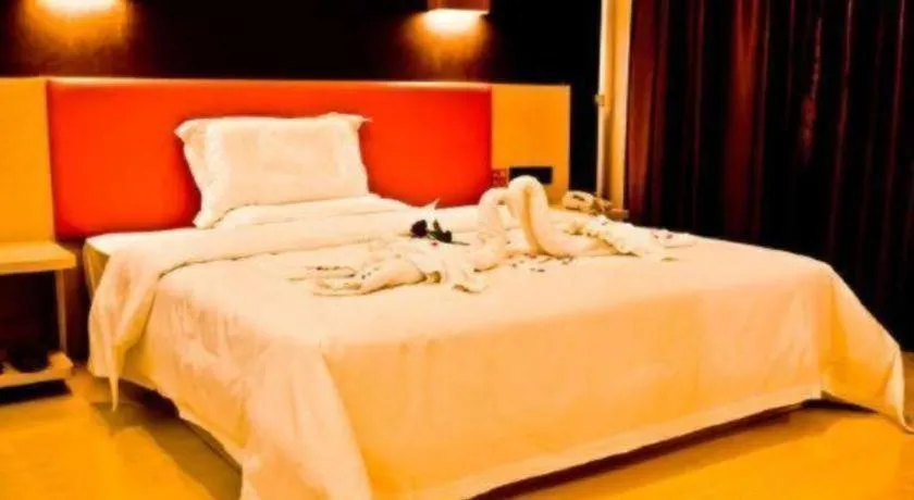 Bed in 7 Days Premium Beijing Dabaotai Metro Station Luhua Road