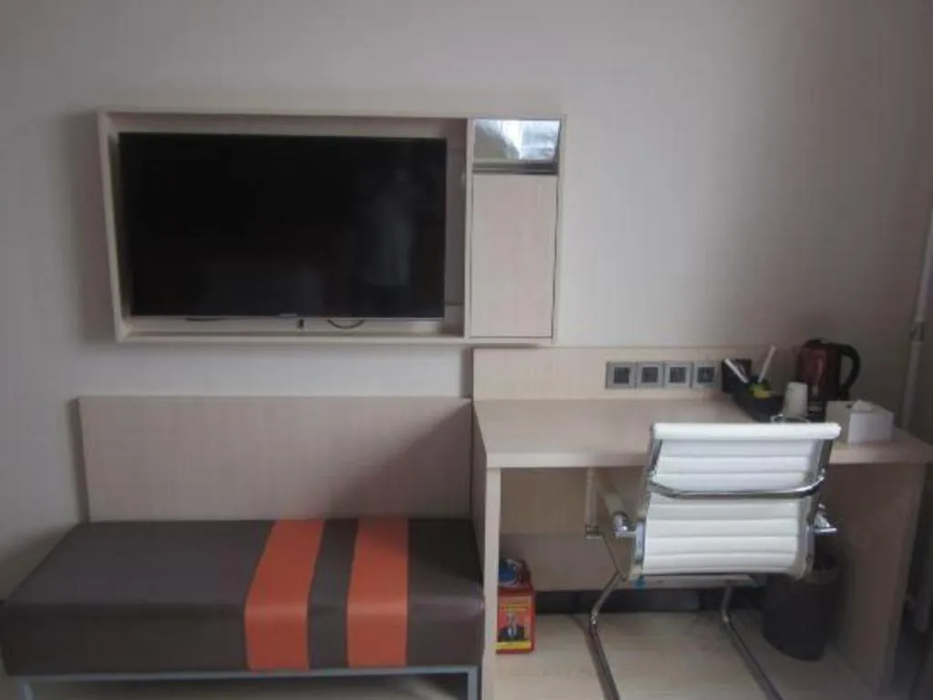 7 Days Premium Beijing Dabaotai Metro Station Luhua Road