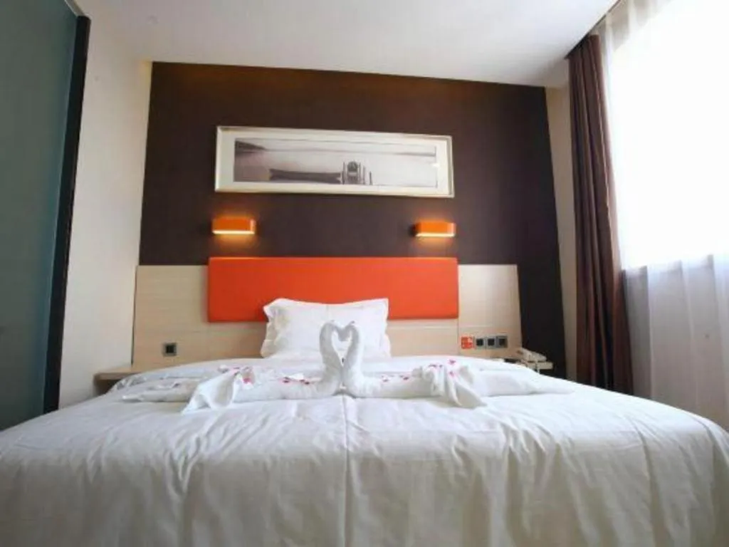 Bed in 7 Days Premium Beijing Dabaotai Metro Station Luhua Road
