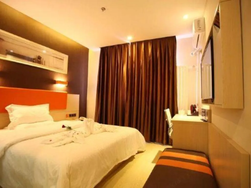 Bed in 7 Days Premium Beijing Dabaotai Metro Station Luhua Road