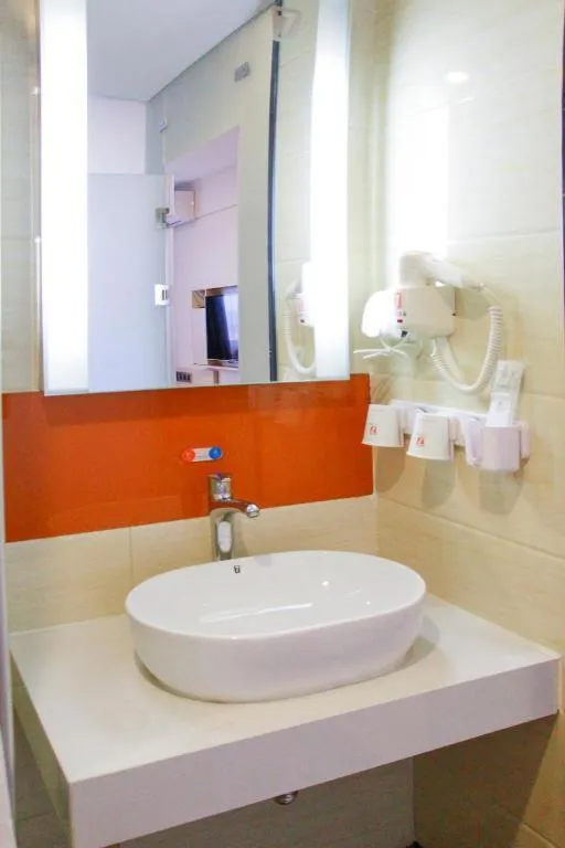 7 Days Premium Beijing Dabaotai Metro Station Luhua Road