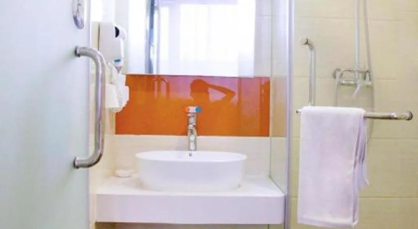 7 Days Premium Beijing Dabaotai Metro Station Luhua Road