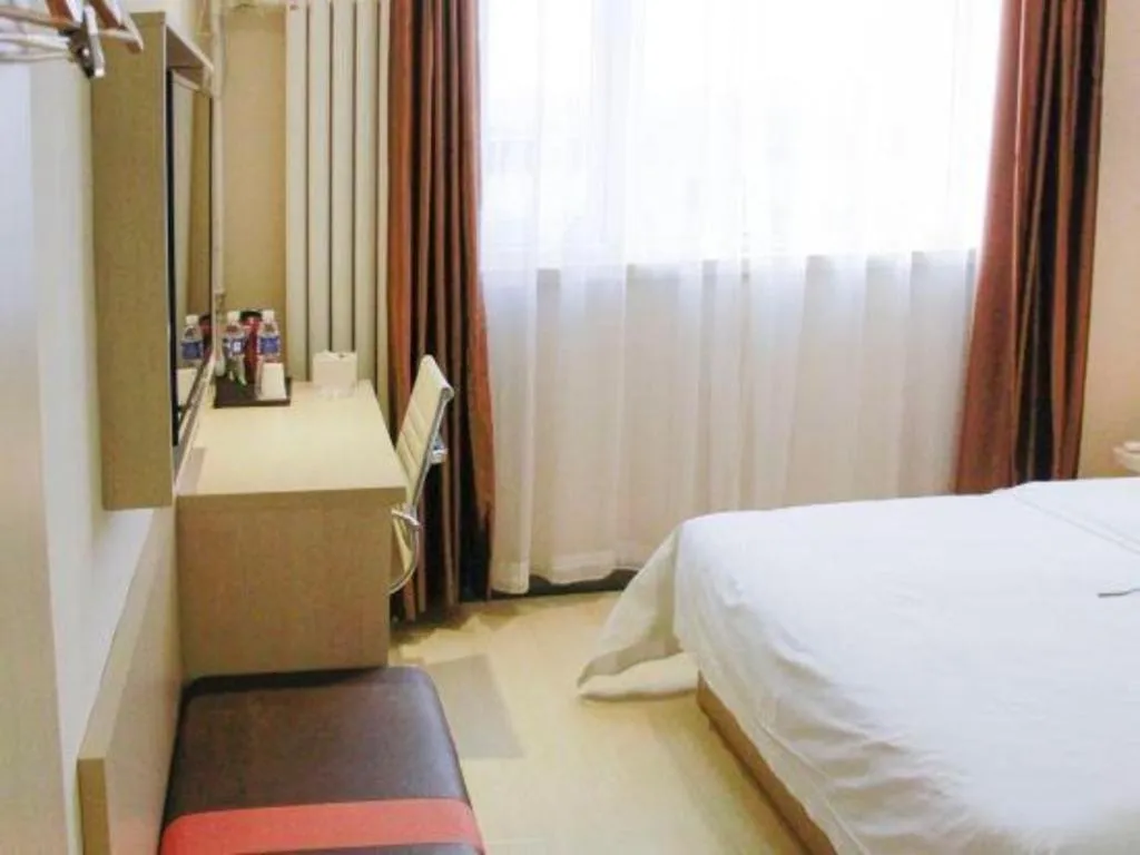 Bed in 7 Days Premium Beijing Dabaotai Metro Station Luhua Road