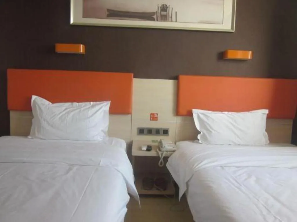 Bed in 7 Days Premium Beijing Dabaotai Metro Station Luhua Road