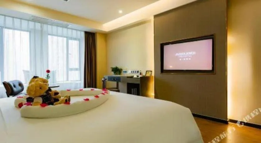 Bed in James Joyce Coffetel Chengdu Jianshe Road Dongjiao Jiyi Square