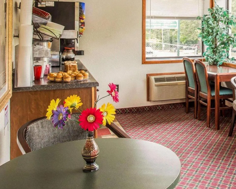 Econo Lodge Columbia Fort Jackson