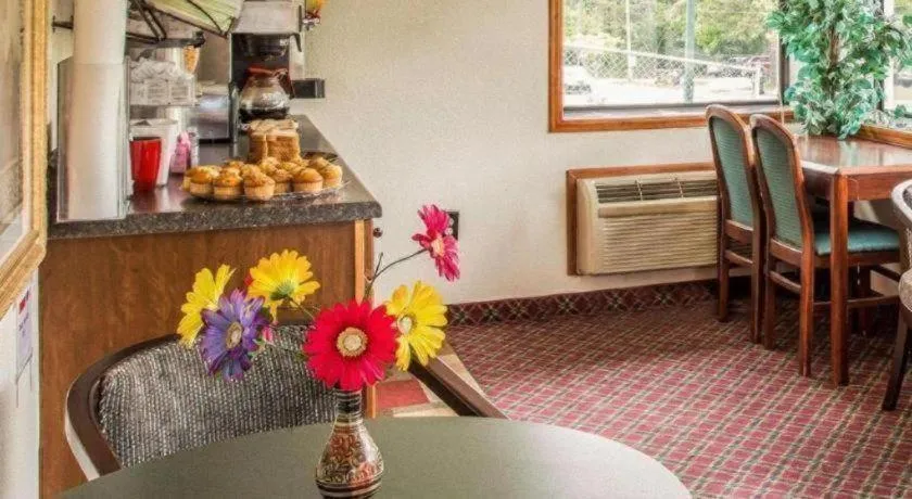 Econo Lodge Columbia Fort Jackson