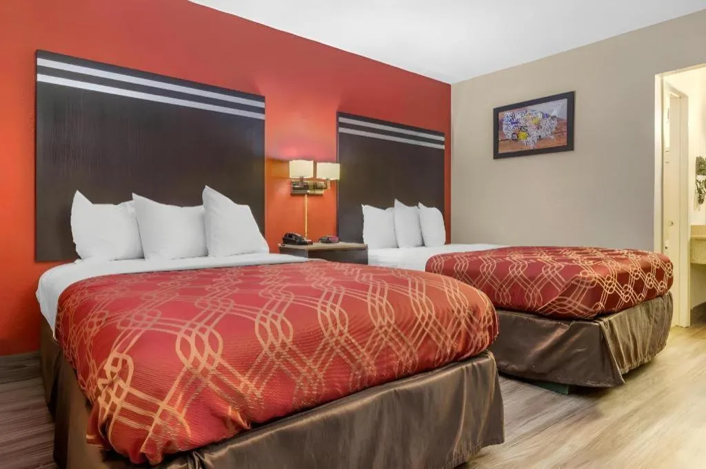 Bed in Econo Lodge Columbia Fort Jackson