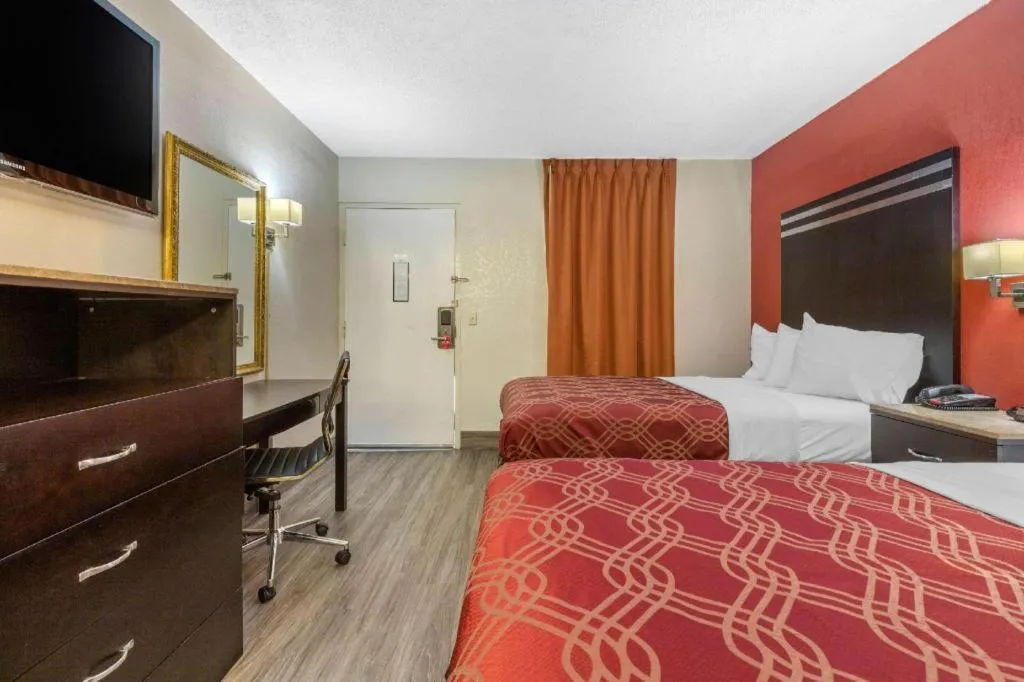 Bed in Econo Lodge Columbia Fort Jackson