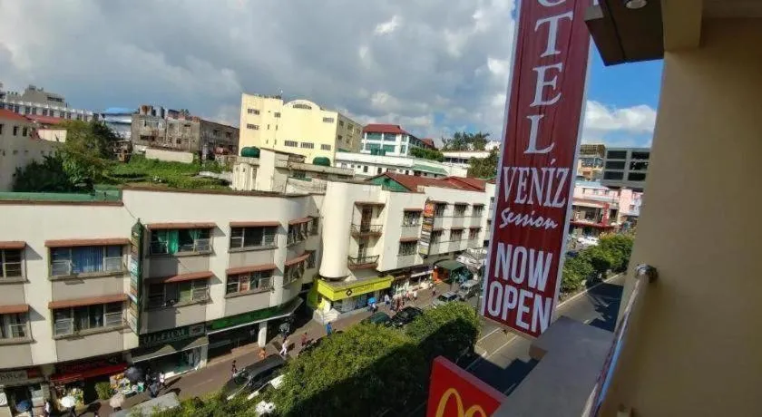 Hotel Veniz - Session