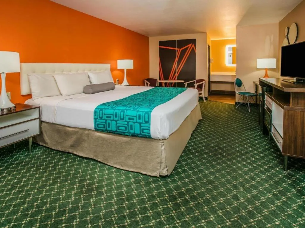 Bed in Hotel Flagstaff I-40 East Lucky Lane