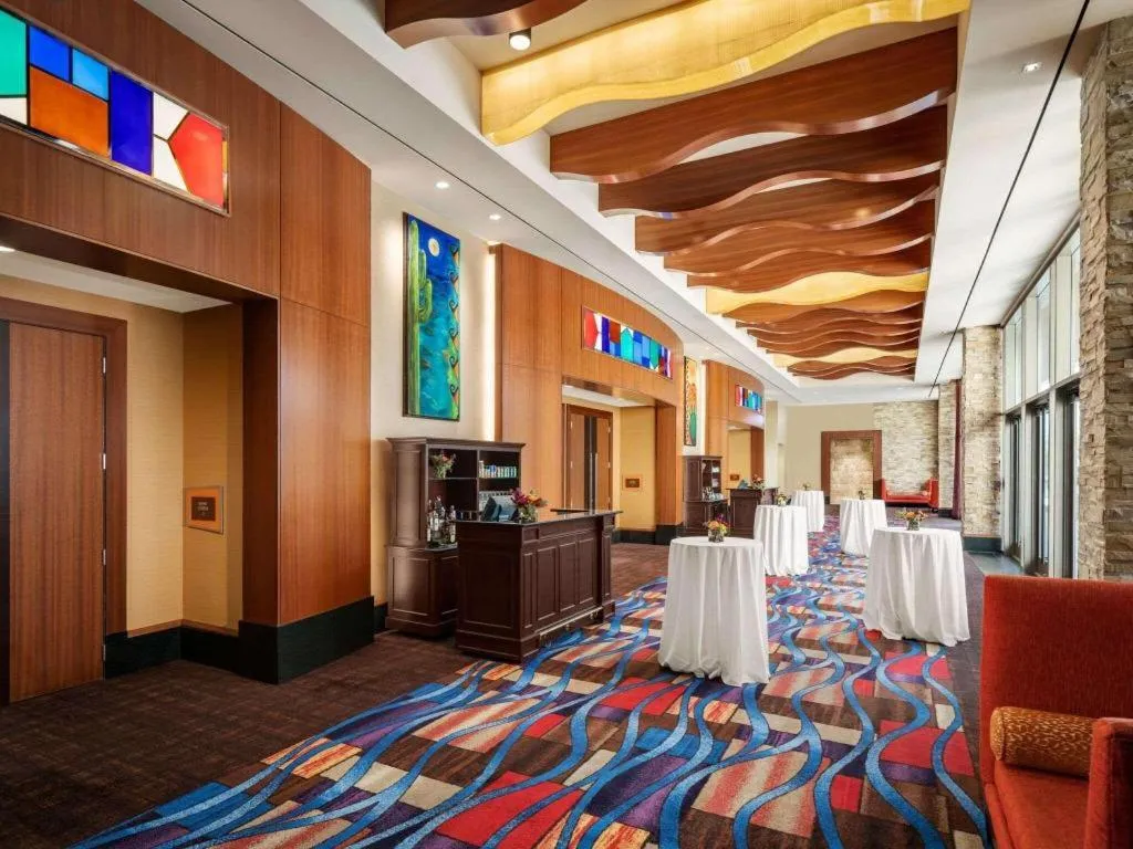 Vee Quiva Hotel & Casino