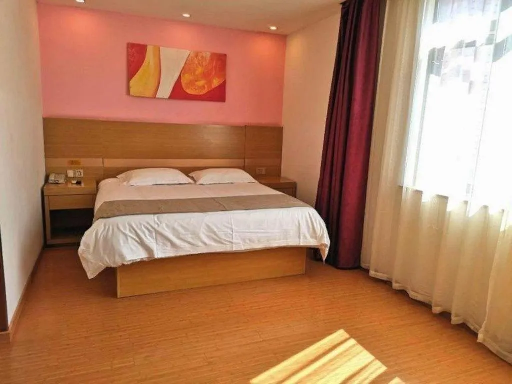Bed in GreenTree Inn Shangrao Qianshan hekou old town Xinjiang longting shell hotel