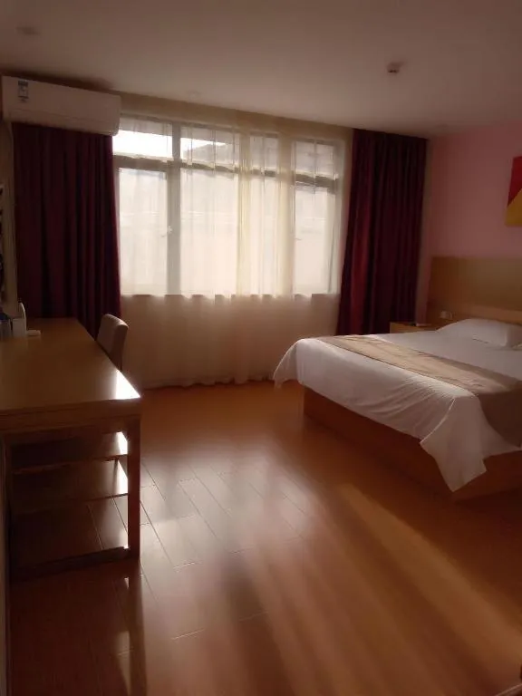 Bed in GreenTree Inn Shangrao Qianshan hekou old town Xinjiang longting shell hotel