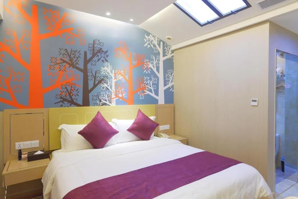 Bed in Crystal Love There Hotel