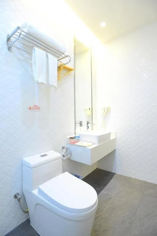 Crystal Love There Hotel