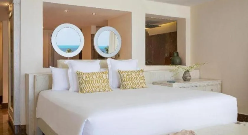 Bed in BELOVED PLAYA MUJERES - ALL INCLUSIVE- ADULTS ONLY