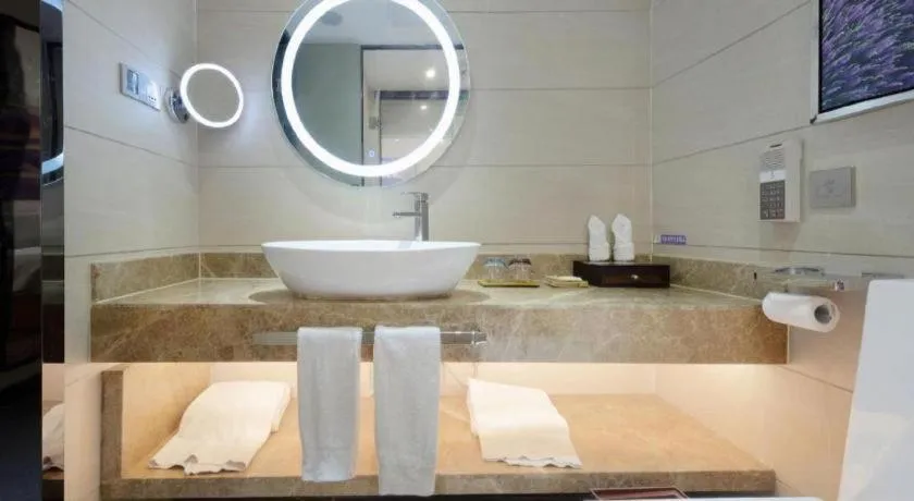 Lavande Hotel Guangzhou Shangxiajiu Pedestrian Street Hualin Temple Metro Station