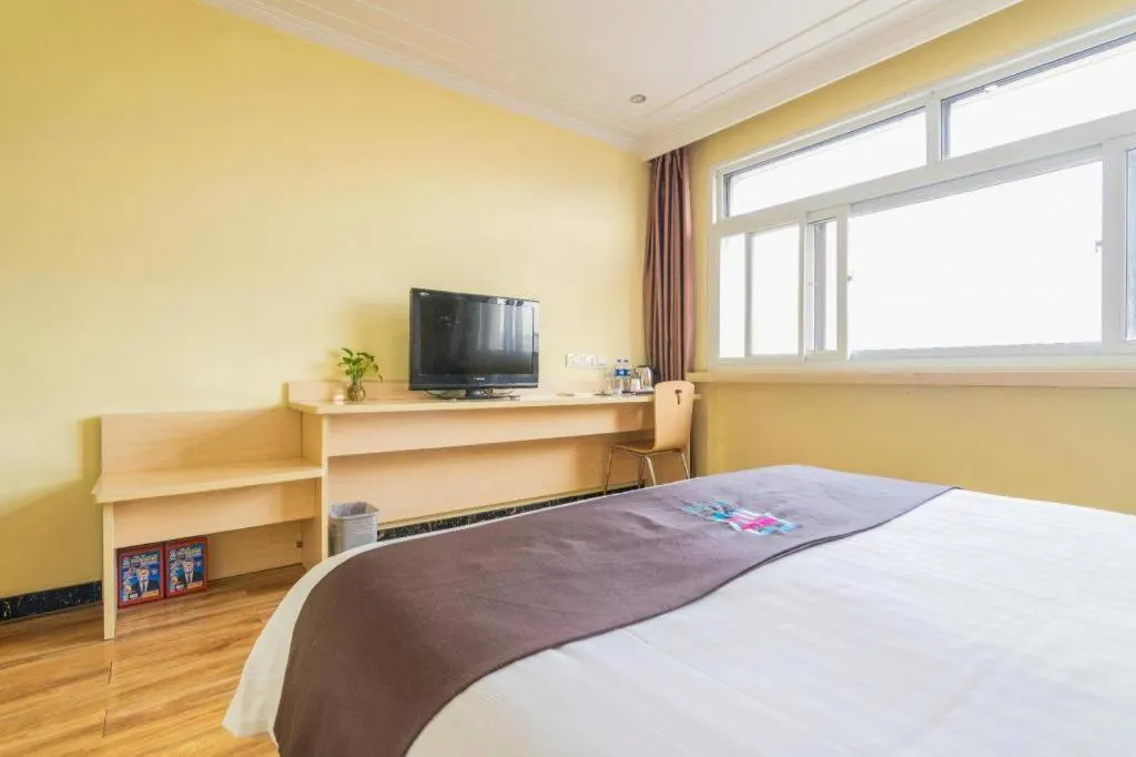 Bed in Pai Hotel Tianjin Binguan Metro Station Municipal Government