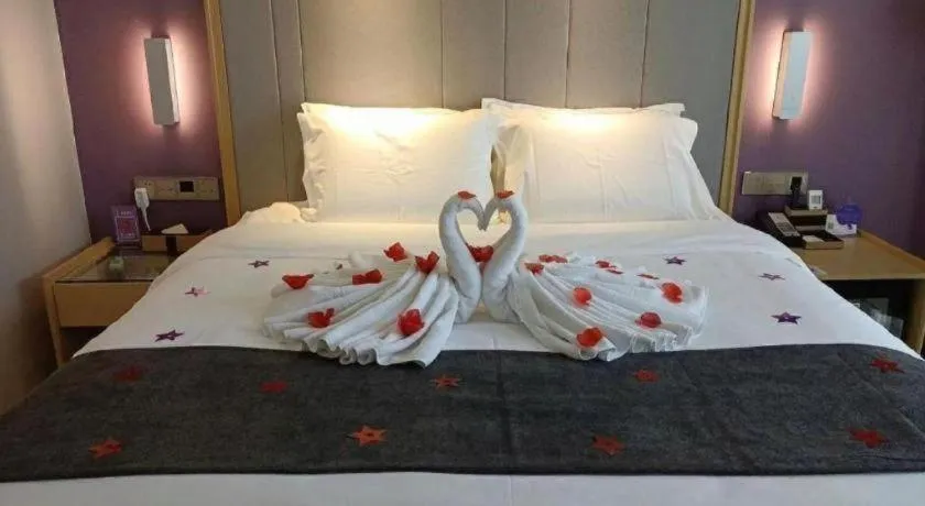 Bed in Lavande Hotel Beijing Olympic Village bird nest