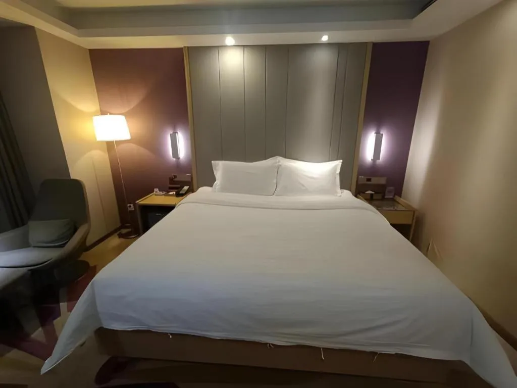 Bed in Lavande Hotel Beijing Olympic Village bird nest