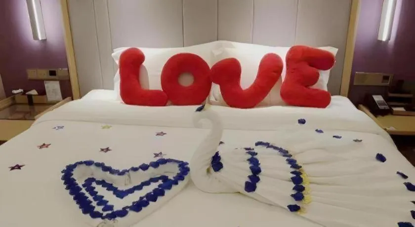 Bed in Lavande Hotel Beijing Olympic Village bird nest