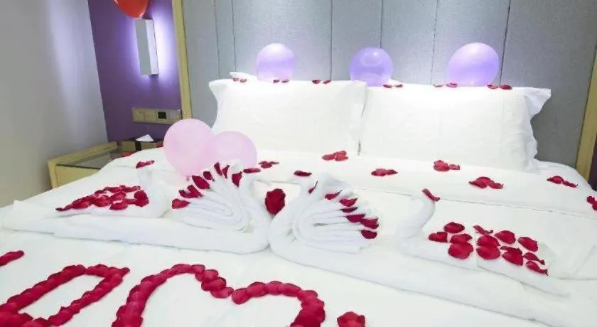 Bed in Lavande Hotel Beijing Olympic Village bird nest