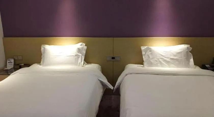 Bed in Lavande Hotel Beijing Olympic Village bird nest