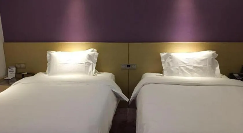 Bed in Lavande Hotel Beijing Olympic Village bird nest