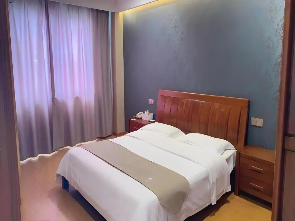 Bed in GreenTree Inn Xuancheng Jingxian Wannan First Street Express Hotel